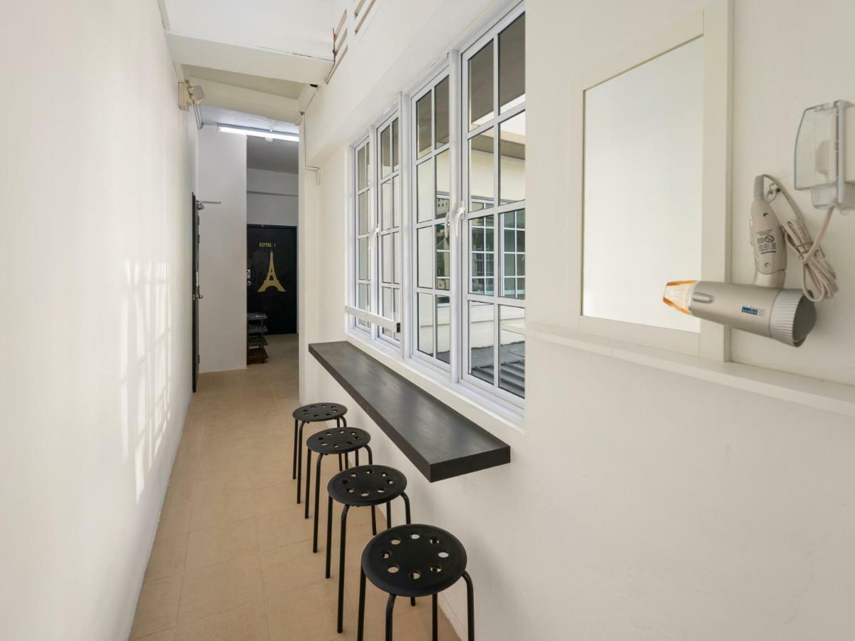 7 Wonders Hostel at Upper Dickson Singapore Exteriör bild