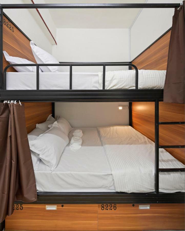 7 Wonders Hostel at Upper Dickson Singapore Exteriör bild